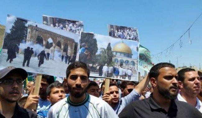 مهرجان نصرة للأسرى الفلسطينيين بمخيم الوحدات في الأردن