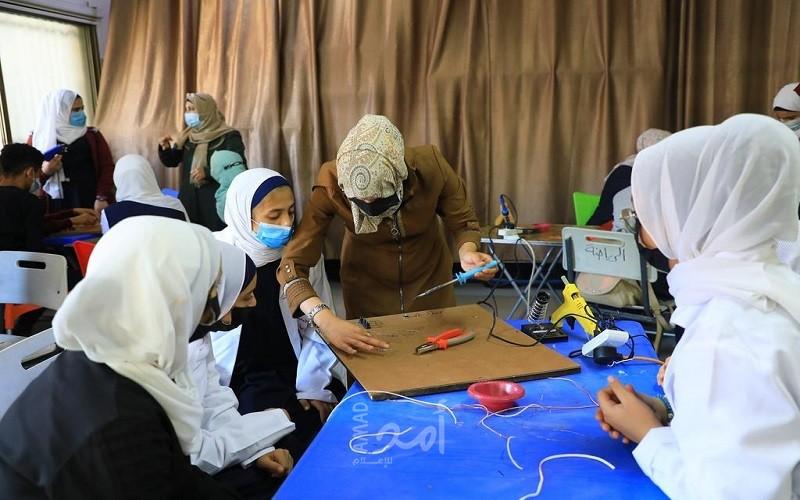 مركز بناة الغد يطلق مبادرة بأيدينا نصنع وسائلنا التعليمية