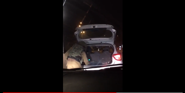 بالفيديو.. جهاز "أفيغدور" الإسرائيلي يتتبع السيارات لتحديد موقع الأسلحة