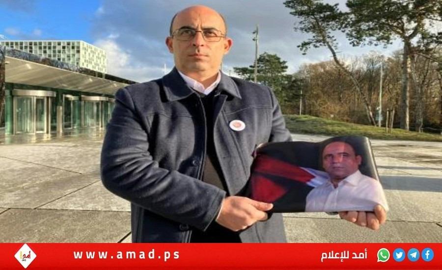 عائلة نزار بنات تقاضي السلطة الفلسطينية أمام الجنائية الدولية