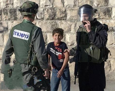 ماما.. ماما' كلمات كان يردّدها الطفل قراقرة أثناء اعتقاله
