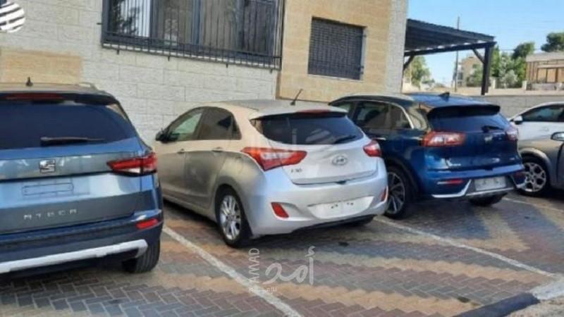 كشف ملابسات سرقة 60 لوحة تسجيل من المركبات برام الله