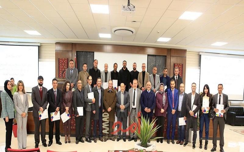 "المدرسة الوطنية" والمخابرات العامة تخرجان دورتين تدريبيتين برام الله
