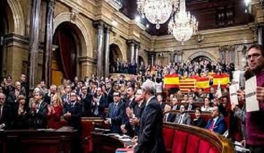 خارجية كتالونيا: لا أحد لديه الحق في تغيير مؤسساتنا سوى شعبنا