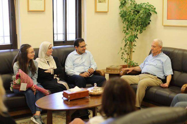 جامعة بيرزيت تقدم منحة دراسية كاملة للأولى على الفرع العلمي لمى داودي