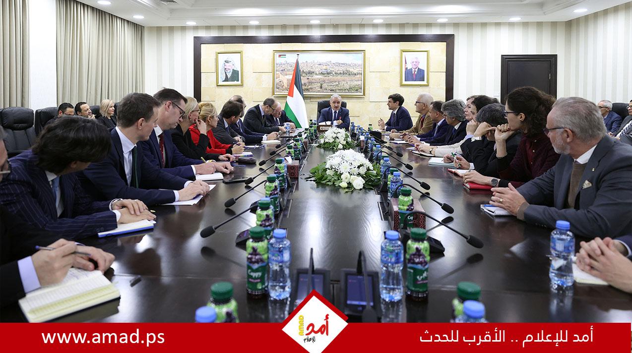 اشتية يطالب بالعمل على وقف العدوان الإسرائيلي على غزة وتنفيذ قرارات محكمة العدل الدولية