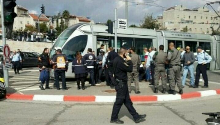 "محدث بالفيديو": إطلاق نار على شاب فلسطيني في القدس ومقتل سائحة بريطانية في عملية طعن