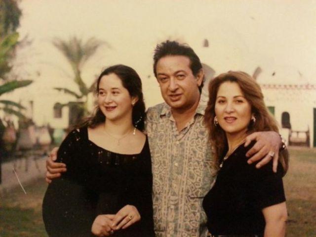 مى نور الشريف: والدى بصحة جيدة ولا صحة للشائعات