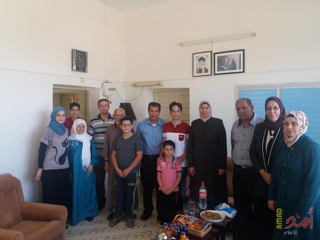 قلقيلية: التعليم العالي يزور أوائل الطلبة "الإنجاز" ويقدم التهنئة لهم ولذويهم
