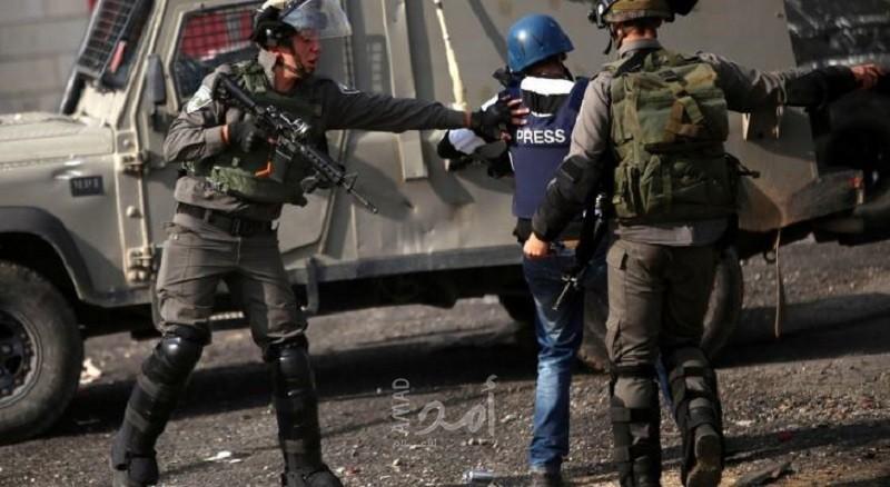 "لجنة دعم الصحفيين": (25) صحفيًا يقبعون في سجون الاحتلال