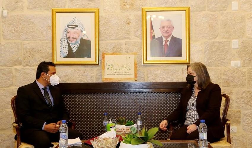 فلسطين والاكوادور تبحثان آفاق التعاون في المجال السياحي