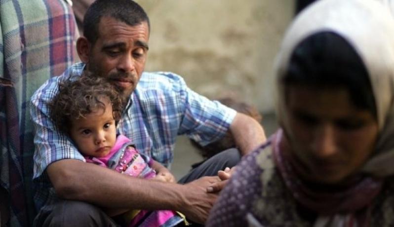 حماس تصرف 200 دولار لـ 500 أسرة مستأجرة مهددة بالطرد بغزة