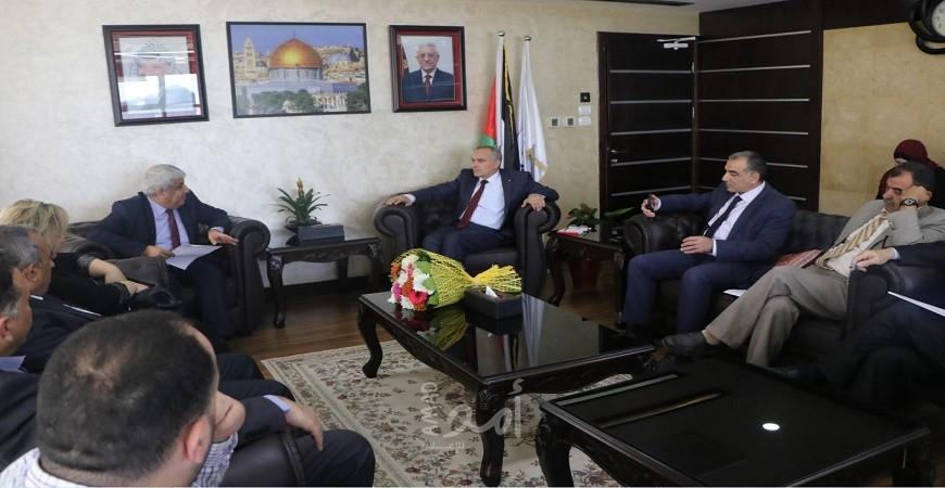 وزير الاتصالات ونقيب المهندسين يبحثان آلية تعاون تخدم المهندسين