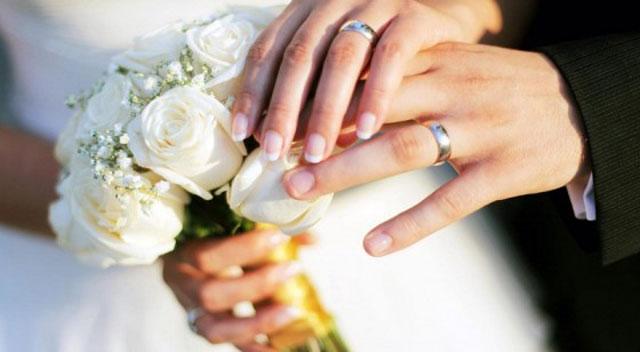 عريس يترك عروسه يوم الزفاف بسبب واتس آب