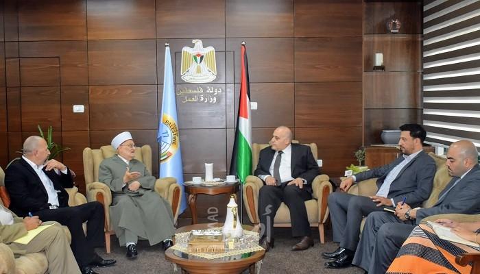 صندوق التشغيل ومؤسسة فجر القدس يتفقان على تنفيذ برامج لدعم المشاريع الريادية في القدس
