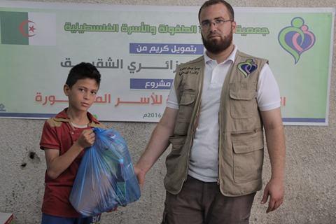 خدمات الطفولة تنفذ مشروع " السلة الرمضانية للأسر المتعففة"