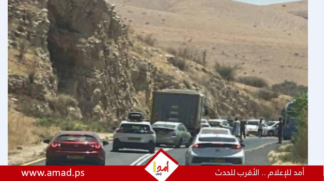 إصابة مستوطنين في عملية إطلاق نار قرب حاجز الحمراء في الأغوار وقوات الاحتلال تغلق- صور