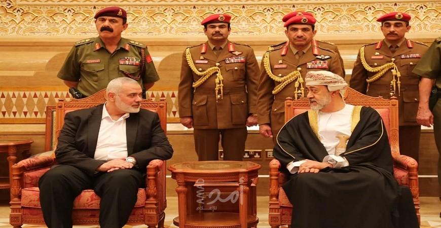 بالصور - وفد من حماس يعزي بوفاة السلطان قابوس بن سعيد