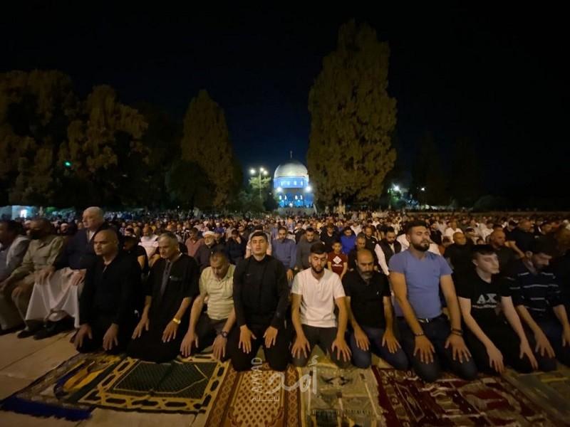 65 ألف مصلّ يؤدون صلاة "التراويح" في المسجد الأقصى