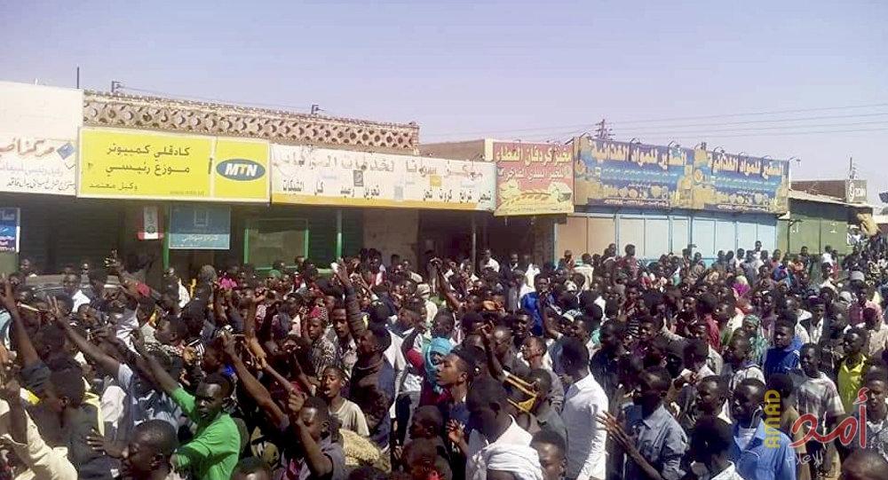تجمع المهنيين السودانيين يهدد المجلس العسكري بمزيد من التصعيد