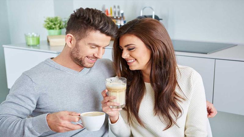 6 علامات هتقولك إنه بيحبك