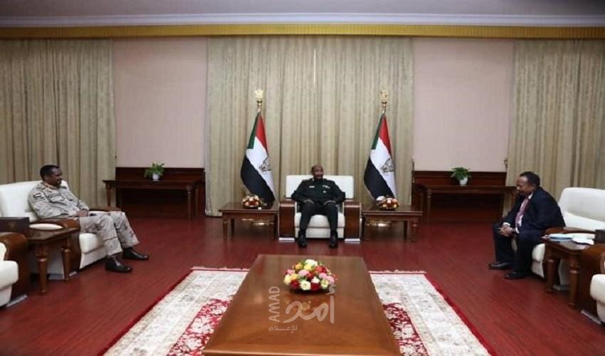 الحمدوك يوقع اتفاق سياسي لإنهاء الأزمة في السودان وتجمع المهنيين يصفه بالخيانة