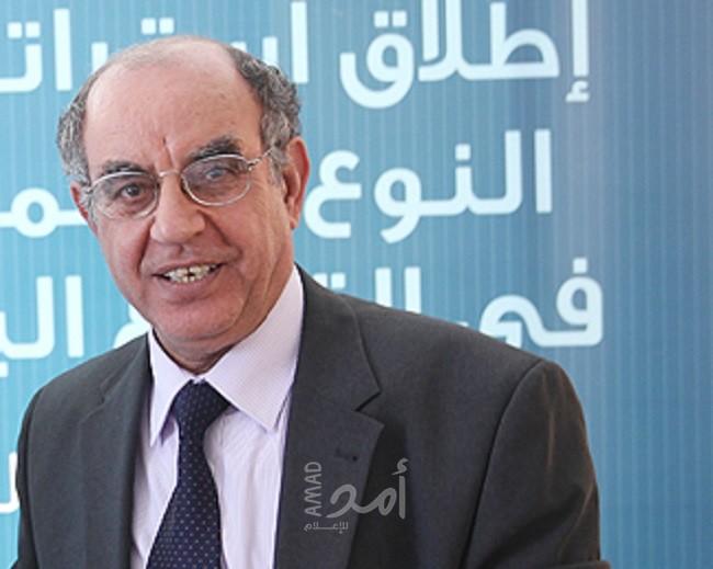 أبو سمرة يقدم التعازي بوفاة الوزير الأسبق "يوسف أبو صفية"