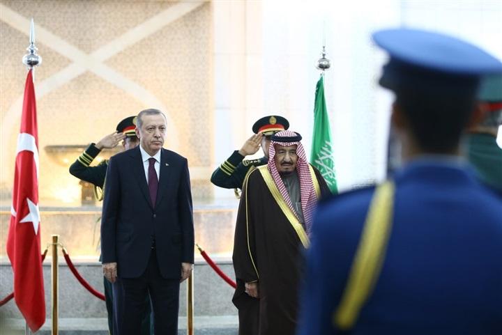 بالصور..  الملك سلمان يستقبل أردوغان بمراسم رسمية