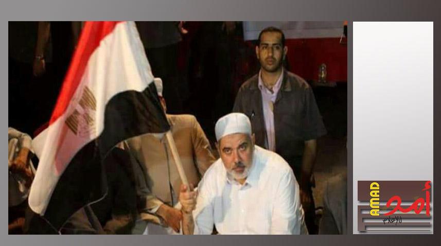 رئيس المكتب السياسي لحركة حماس اسماعيل هنية يتابع اللقاء الكروي مع الآلاف ويشجع مصر
