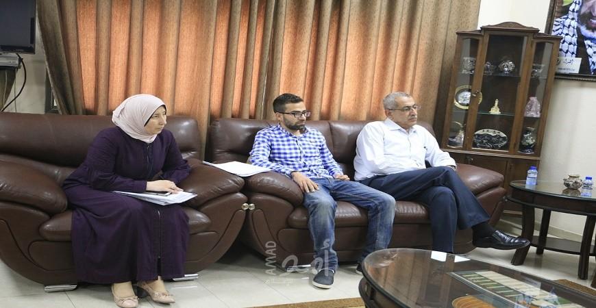 قلقيلية: رئيس البلدية يلتقي وفدًا من مؤسسة تعاون لمناقشة أخر المستجدات