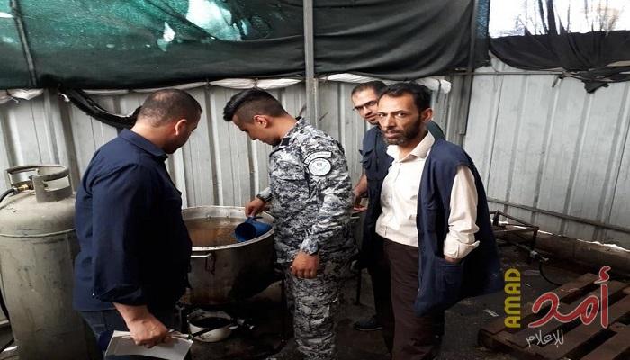 بالصور...الخليل: إيقاف معمل للحلويات عن العمل