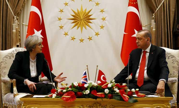 تيريزا ماي تطالب تركيا بالمحافظة على دولة القانون واحترام حقوق الانسان