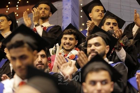 الكلية الجامعية تواصل احتفالات تخريج الفوج العشرين