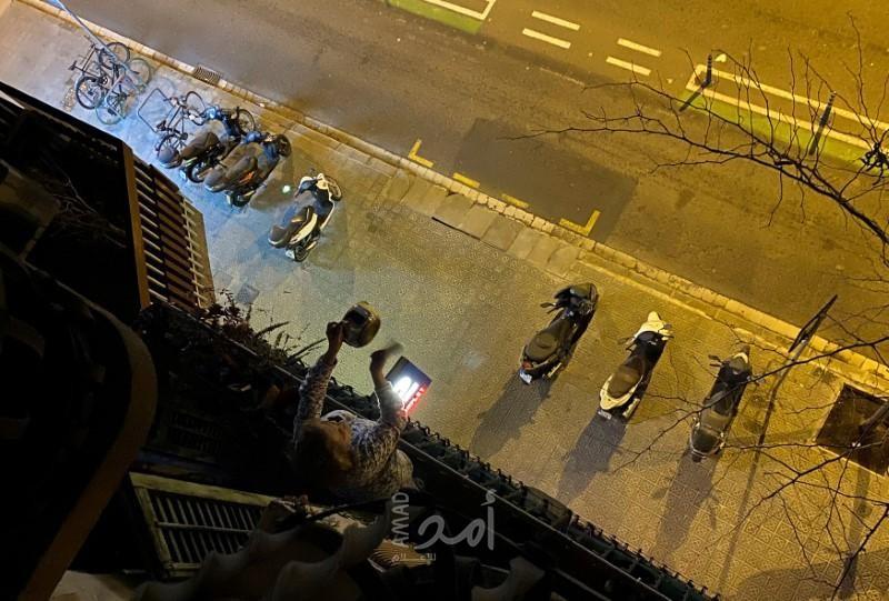 بالنقر على القدور.. آلاف الأسبان يحتجون أثناء كلمة للملك فيليبي رفضا لفساد والده