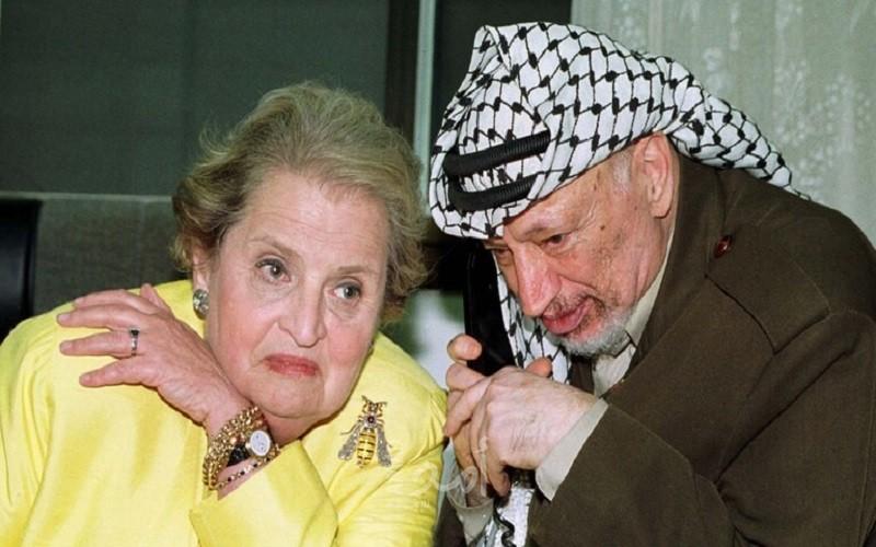 دبابيس أولبرايت بين أفعى "صدام" ونحلة "عرفات"