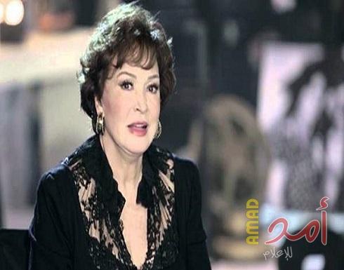 لبلبة تبكي بحرقة في عزاء سعيد عبد الغني