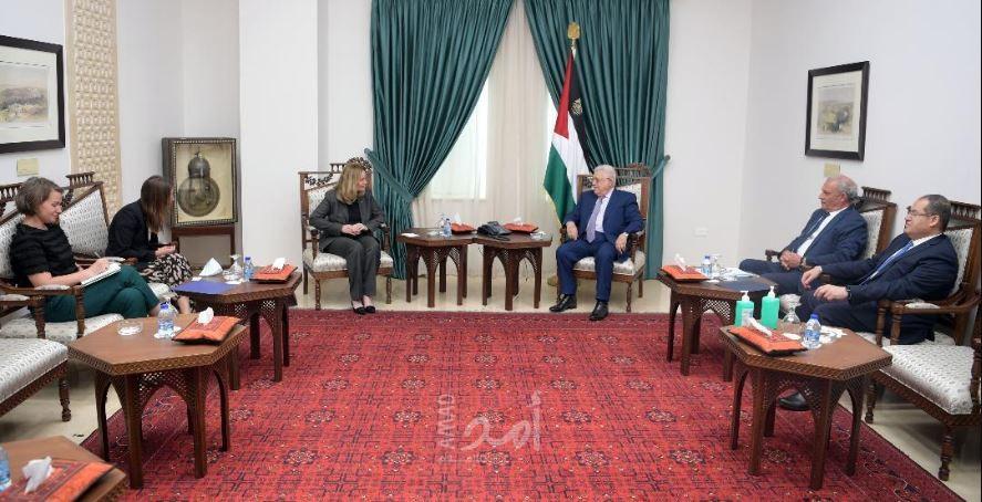 الرئيس عباس يستقبل القنصل العام البريطاني الجديد