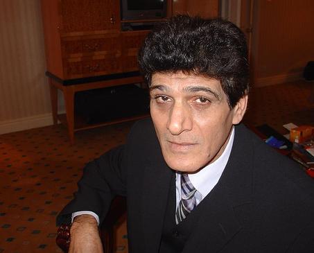 بالفيديو - قصيدة "أنا السبب" للشاعر أحمد مطر