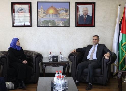 وزير الاتصالات يلتقي وفدا من جمعية الحاسبات الفلسطينية الخيرية