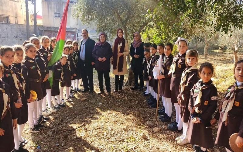 دائرة الكشافة والمرشدات تتفقد المحطات الكشفية الزراعية في قلقيلية