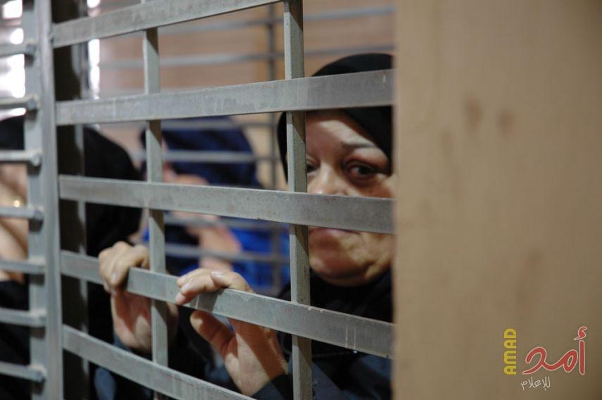سلطات الاحتلال تمدد اعتقال الأسيرة آية خطيب