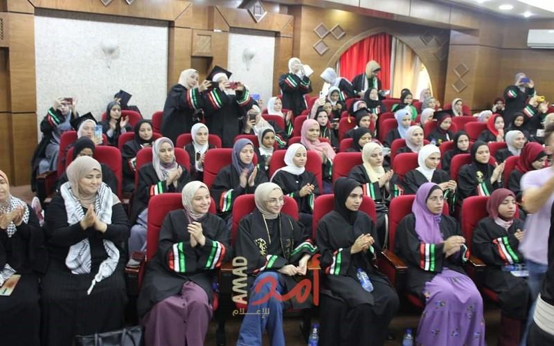 اللجنة الشعبية للاجئين بالبريج وجامعة فلسطين تكرم طلبة التوجيهي