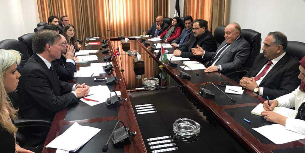 بشارة وصيدم يبحثان التعاون المشترك مع وزير التنمية الدولية البريطاني