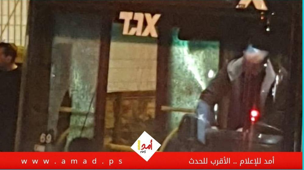 إعلام عبري: إصابة مستوطن وتضرر حافلة في عملية إطلاق نار بالقدس - صورة
