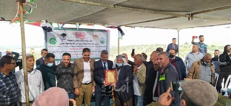 "سلطة جودة البيئة وشركائها" ينظمون فعالية بيئية لتعزيز صمود المزارعين في المناطق الملوثة بالخليل