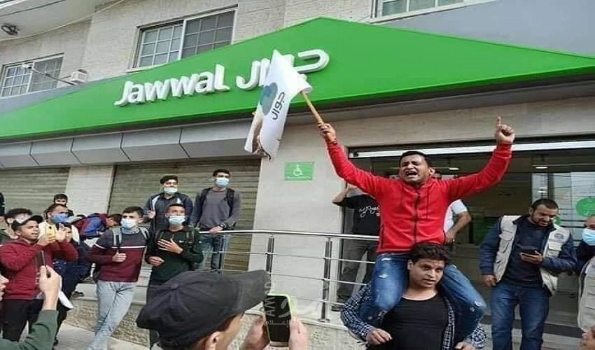 "حشد" تدين اعتداء أمن شركة جوال على المواطن عادل المشوخي