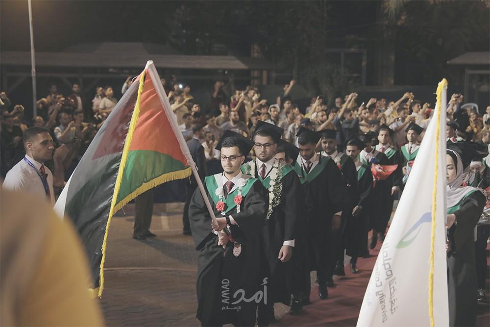 الكلية الجامعية تخرج دفعة جديدة من طلبة قسم الدراسات الإنسانية والإعلام والعلوم التربوية من الفوج الحادي والعشرين