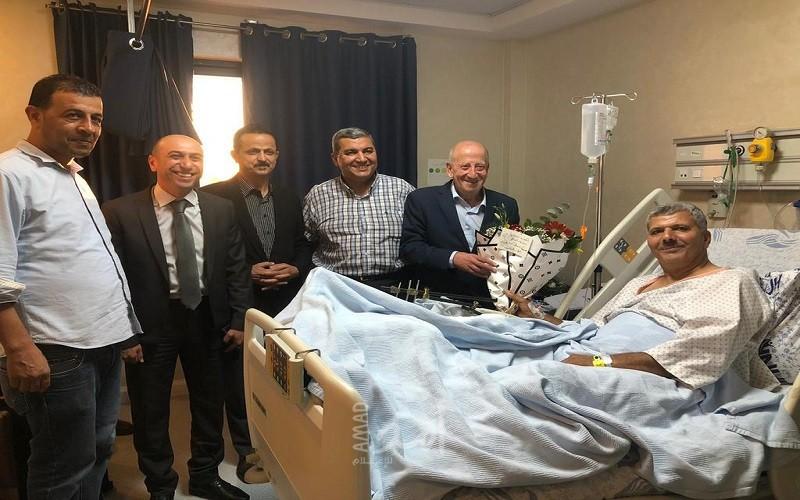 وفد من النضال الشعبي يزور د.الشاعر ويقدم واجب العزاء بشهيدي نابلس 