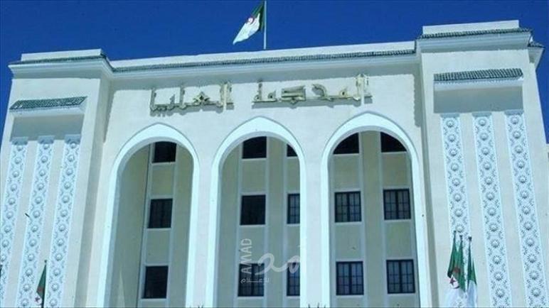 محكمة جزائرية تصدر أمرا باعتقال 9 مسؤولين سابقين
