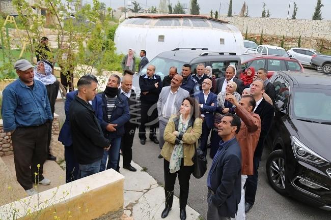 الاتيرة تتفقد المشاريع البيئية في بلدة بني نعيم